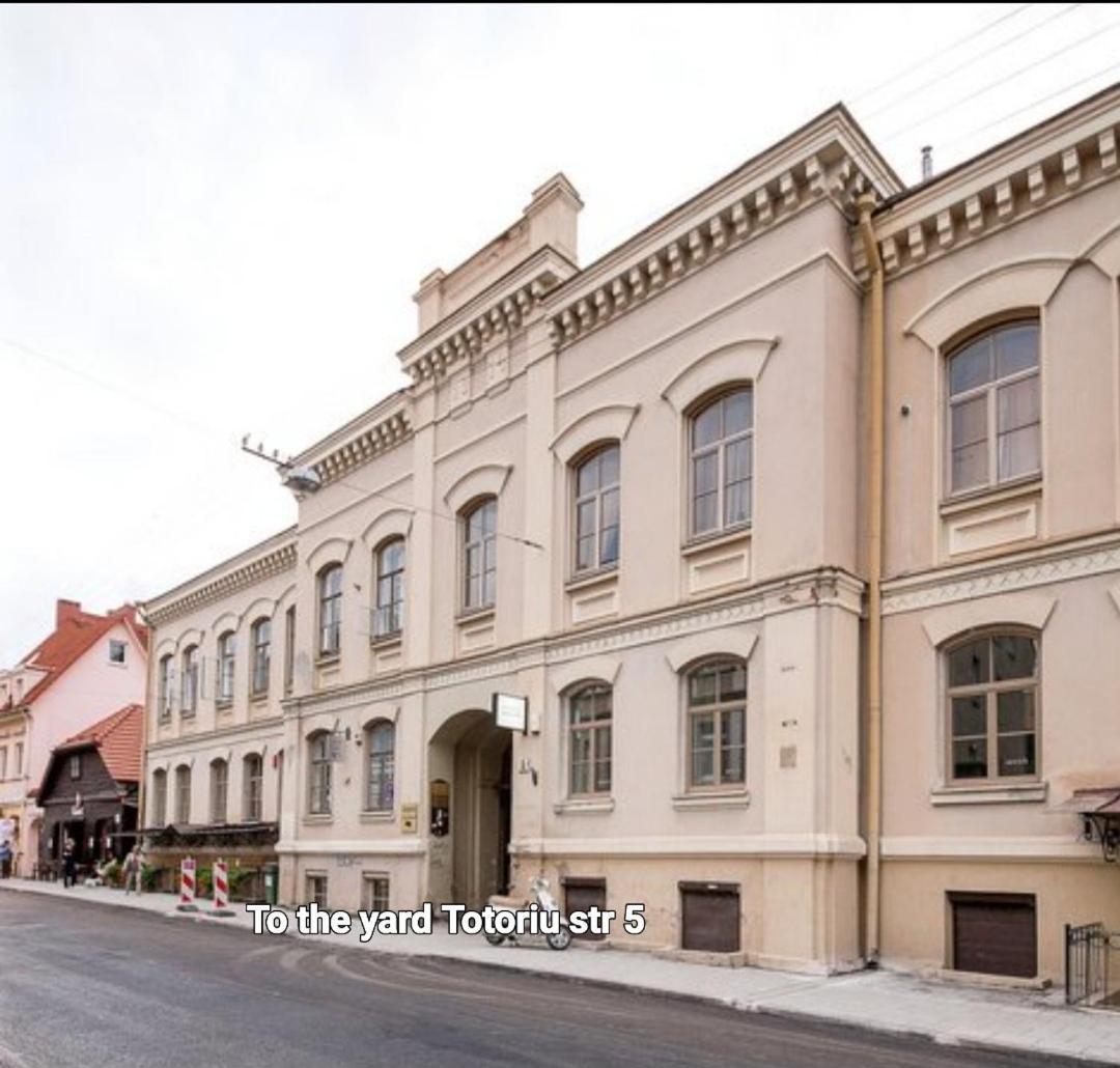 Happy Inn Toto Old Town, Self Check, Parking In The Yard, Vilnius Exterior photo